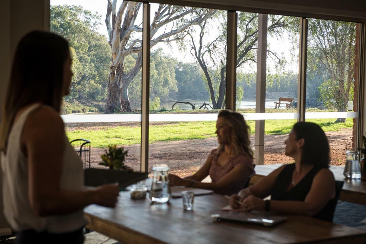 Cadell On The Murray Motel Moama Exterior foto
